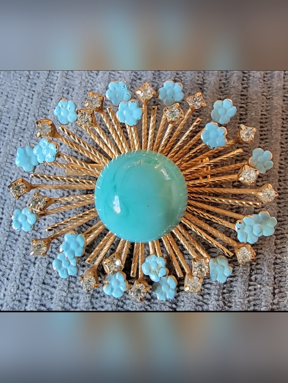 Vintags Signed Warner Goldtone Brooch with Turquoise and Light Blue Flowers